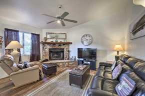 Red Rock Retreat Condo with Grill 16 Mi to Park